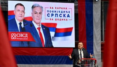 Bosnijos serbai renka naują lyderį, kuris pakeis nušalintą Miloradą Dodiką