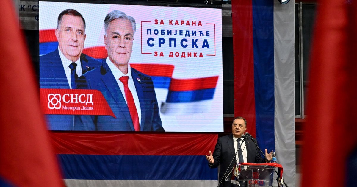 Bosnijos serbai renka naują lyderį, kuris pakeis nušalintą Miloradą Dodiką