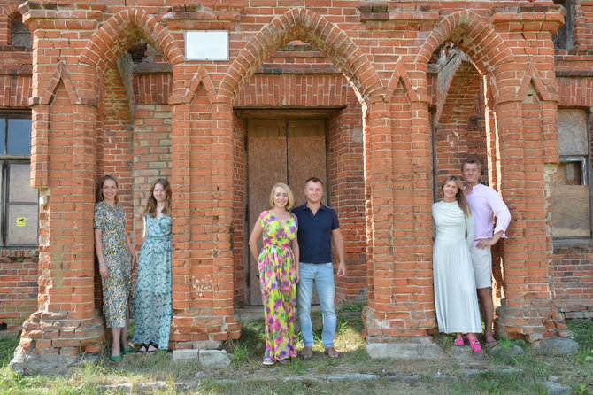 Ritos Bieliauskaitės asmeninio archyvo nuotr. / Viešosios įstaigos „Klasikos projektai“ komanda bando atgaivinti Vinkšnupių dvarą