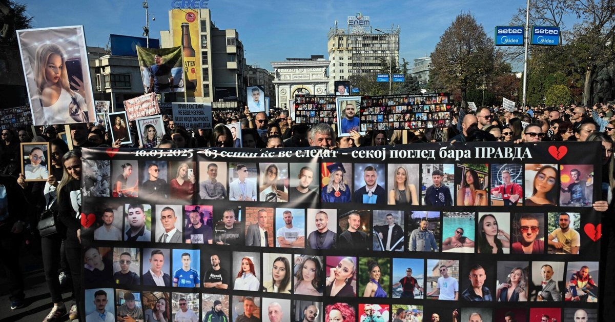 Šiaurės Makedonijoje prieš teismą dėl gaisro naktiniame klube protestuotojai reikalauja teisingumo