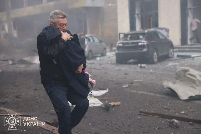 Ukrainos valstybinė nepaprastųjų situacijų tarnyba/Rusijos ataka Charkive