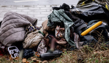 Pažaislio šile įsikūręs benamis dingo, tarp paliktų šiukšlių – ir intymių daiktų kolekcija