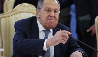 Lavrovas išdėjo Lietuvą į šuns dienas: „Ji nusprendė, kad dabar užsako muziką NATO ir ES“