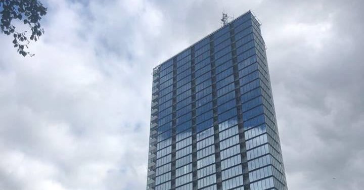 Klaipėdoje iš dangoraižio iškrito ir žuvo vyras