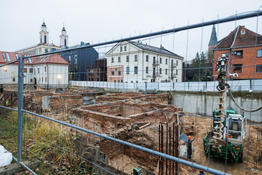 Eriko Ovčarenko / BNS nuotr./Statybvietė Kauno senamiestyje