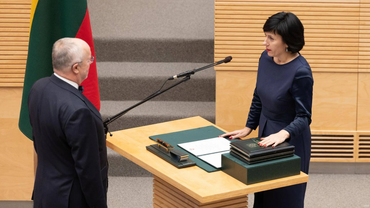 Seime prisiekė naujieji krašto apsaugos ir kultūros ministrai; suderinta infliacija spalį – 3,7% - vz.lt