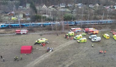 Čekijoje kaktomuša susidūrė du traukiniai: sulėkė medikai, psichologai ir ugniagesiai - 15min.lt