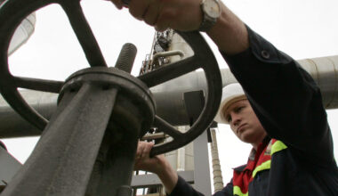 Ukrainai pavyko: po smūgių nebeveikia vienas didžiausių naftos produktų terminalų Rusijoje