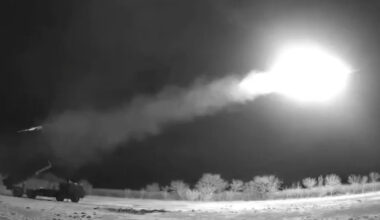 Karas Ukrainoje. Buvęs britų žvalgybos vadas įspėjo: Putinas jau suplanavo ateitį Ukrainai