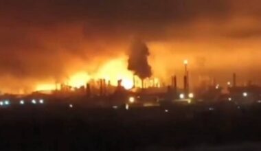 Ramybės nebus: Ukraina atakavo 8 Rusijos regionus, liepsnoja naftos ir chemijos gamyklos