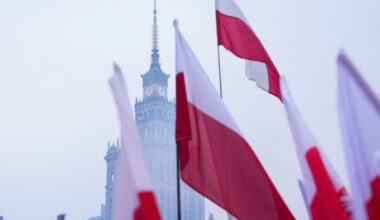 Lenkijai užmetė Ukrainos skolas: ar tikrai turės mokėti dar kelis dešimtmečius?