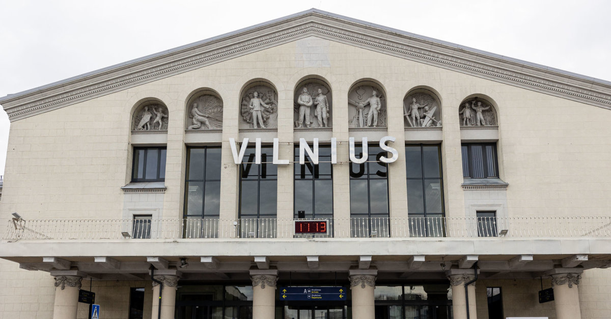 Vilniaus oro uoste ir vėl sustabdyti skrydžiai