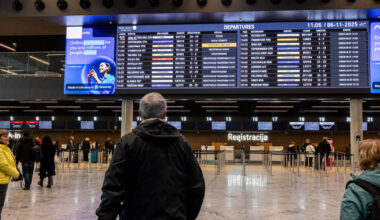 Į Vilnių šeštadienį vėluoja ne vienas skrydis: paaiškino, kas tai lėmė | Verslas