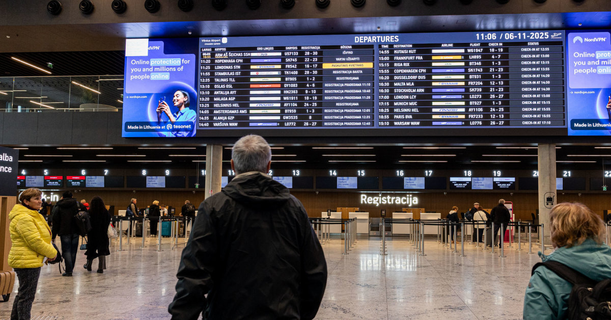 Į Vilnių šeštadienį vėluoja ne vienas skrydis: paaiškino, kas tai lėmė | Verslas