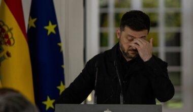 Ar tikrai programišiai paviešino Zelenskio rusišką pasą?