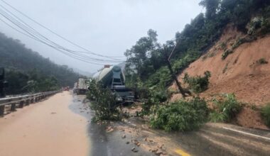Vietname smarkių liūčių sukeltos nuošliaužos nusinešė mažiausiai šešių žmonių gyvybes