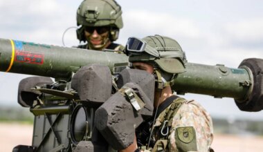 Dienos akcentai: Lietuvos oro gynybos sistema per trejus metus ir sutrikusi „Cloudflare“ veikla