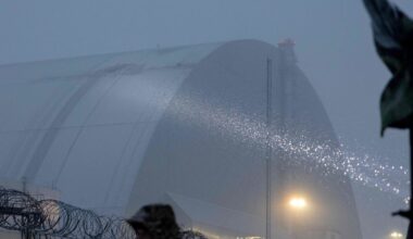 Ukraina skambina pavojaus varpais: iškilo grėsmė Černobylio AE