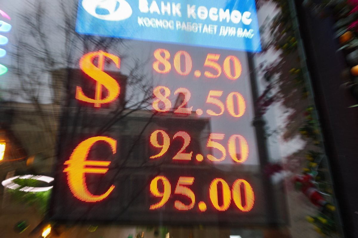 ES valstybės panaikino kliūtį naudoti Rusijos turtą paskolai Ukrainai