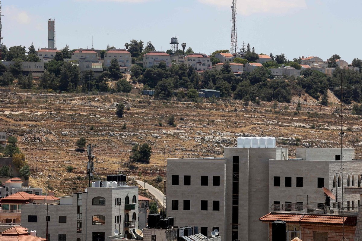 Keturiolika šalių pasmerkė Izraelio sprendimą kurti naujas gyvenvietės Vakarų Krante