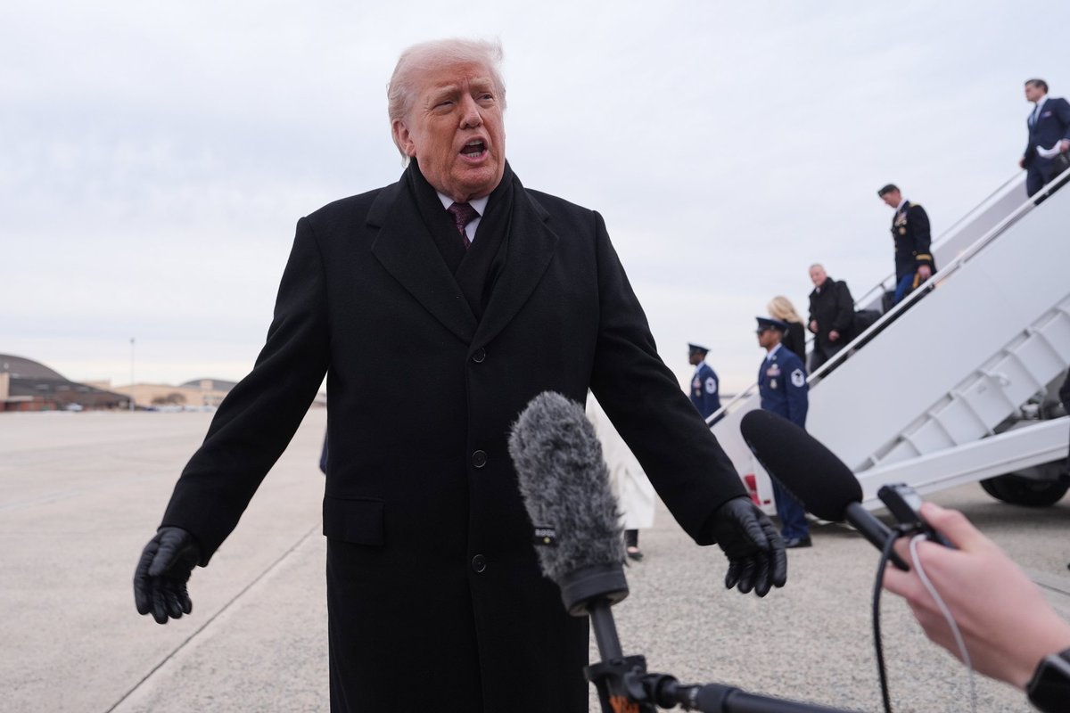 Trumpo administracija stabdo JAV žaliosios kortelės loteriją