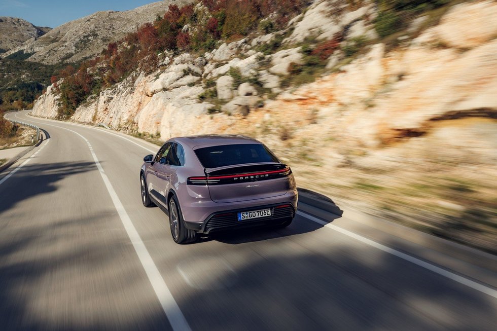 Elektrinis „Porsche Macan“ (nuotr. Roman Rudakov) 