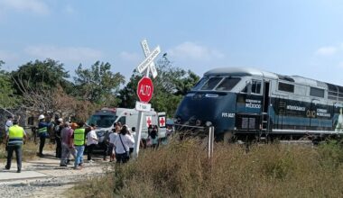 Meksikoje traukiniui nuvažiavus nuo bėgių žuvo 13 žmonių