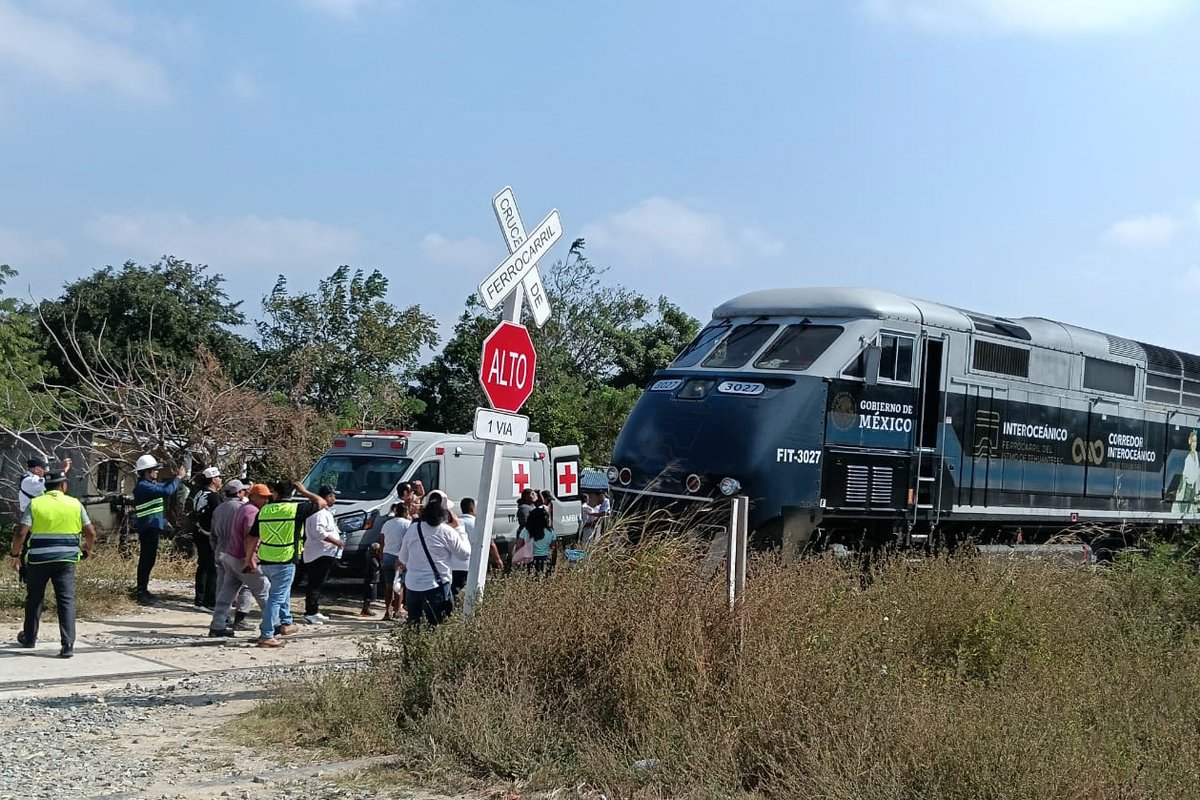 Meksikoje traukiniui nuvažiavus nuo bėgių žuvo 13 žmonių