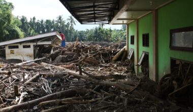 Potvynių ir nuošliaužų aukų skaičius Azijoje perkopė 1 500 - Delfi