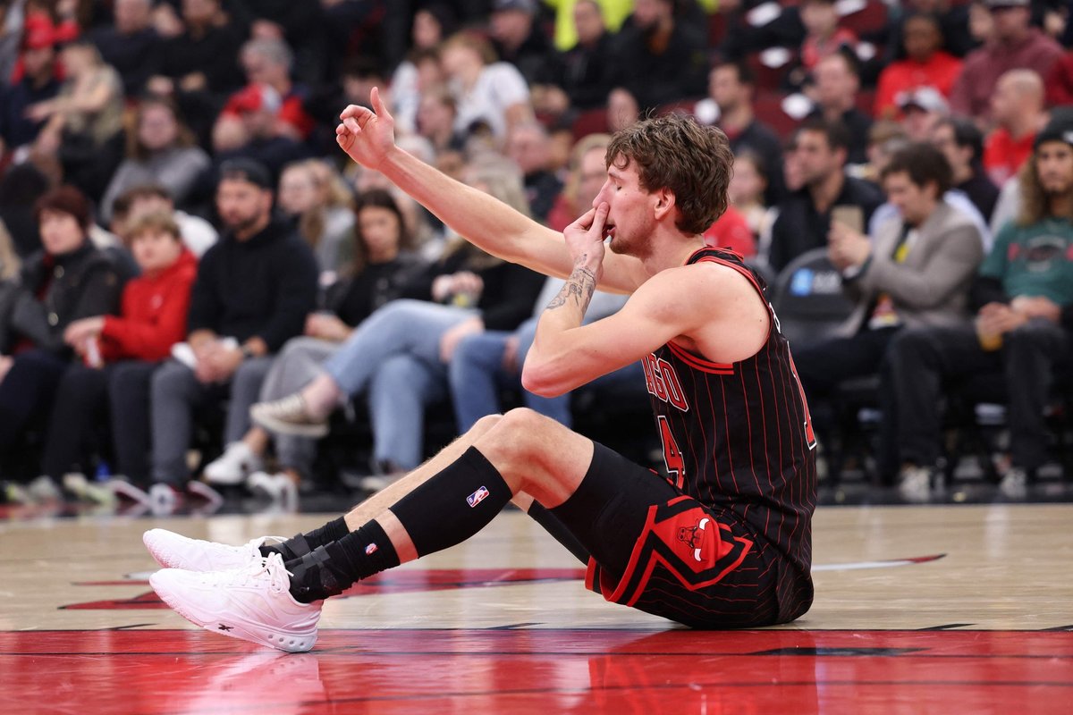 „Bulls“ agonijos fone – solidus Buzelio pasirodymas - Delfi