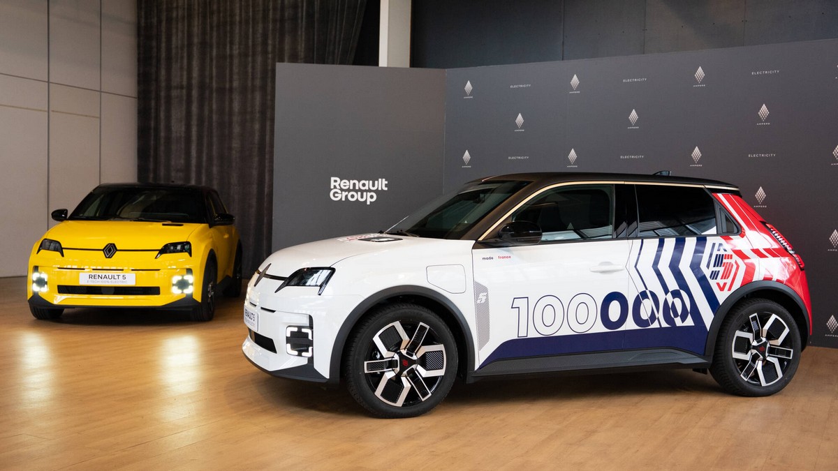 vos per 15 mėnesių pagaminta 100 tūkst. „Renault 5 E-Tech electric“ elektromobilių