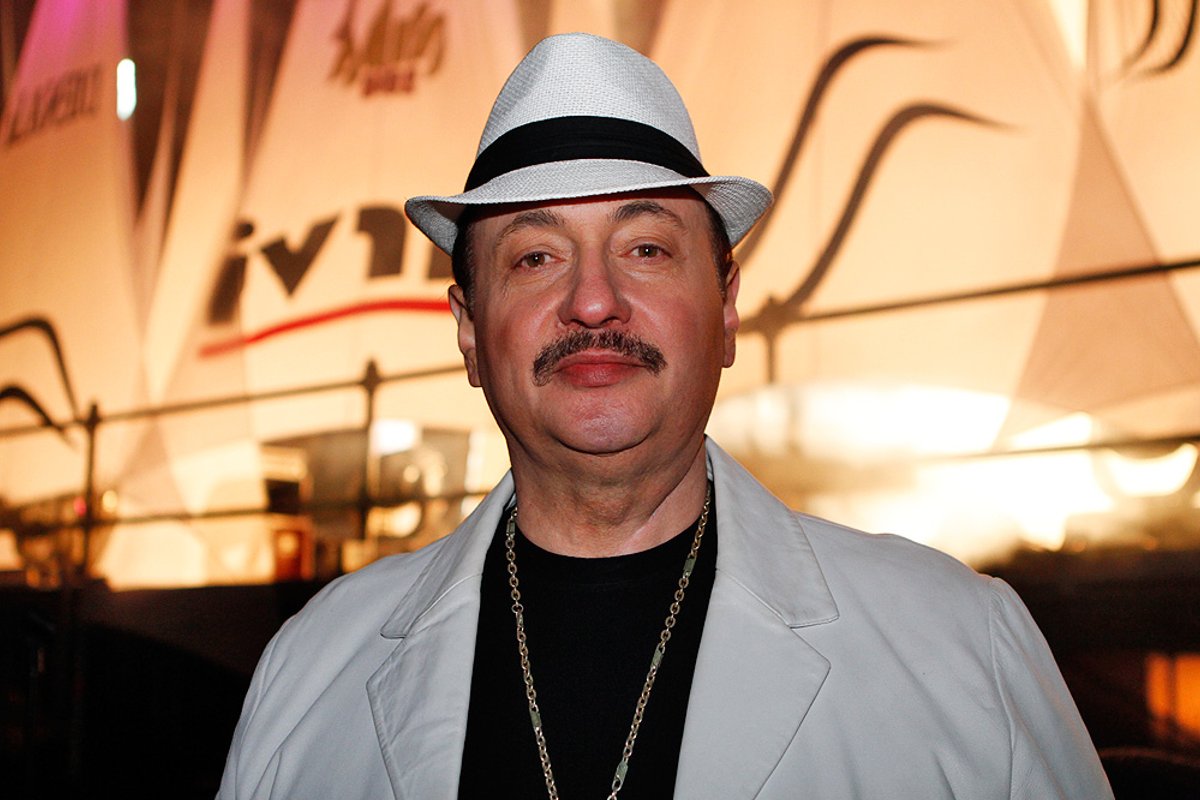 Simonas Donskovas žento ieškojo „Tinder“