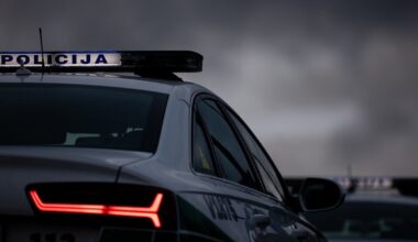 Šiaulietė vyrui nupirko automobilį, bet vairavo girta ir jis jo neteko