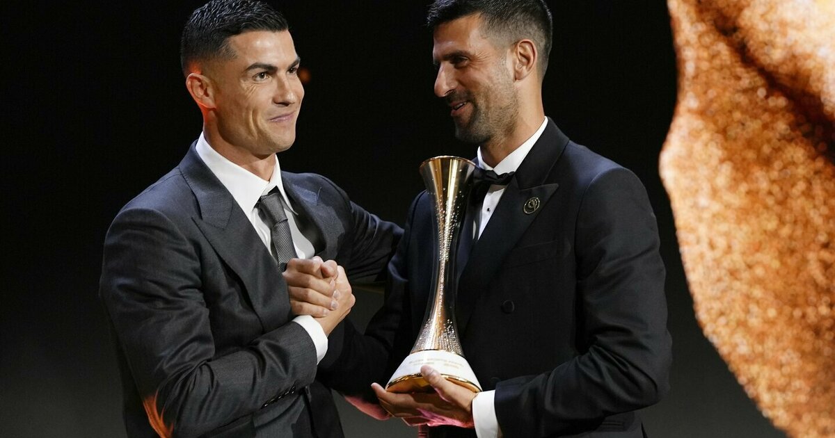 Apdovanojimą iš Ronaldo rankų atsiėmęs Djokovičius: „Džiaugiuosi, kad galiu jį vadinti savo draugu"