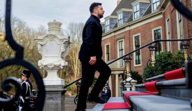 Kas slypi už saugumo garantijų Ukrainai ir Zelenskio pareiškimo dėl NATO - Delfi