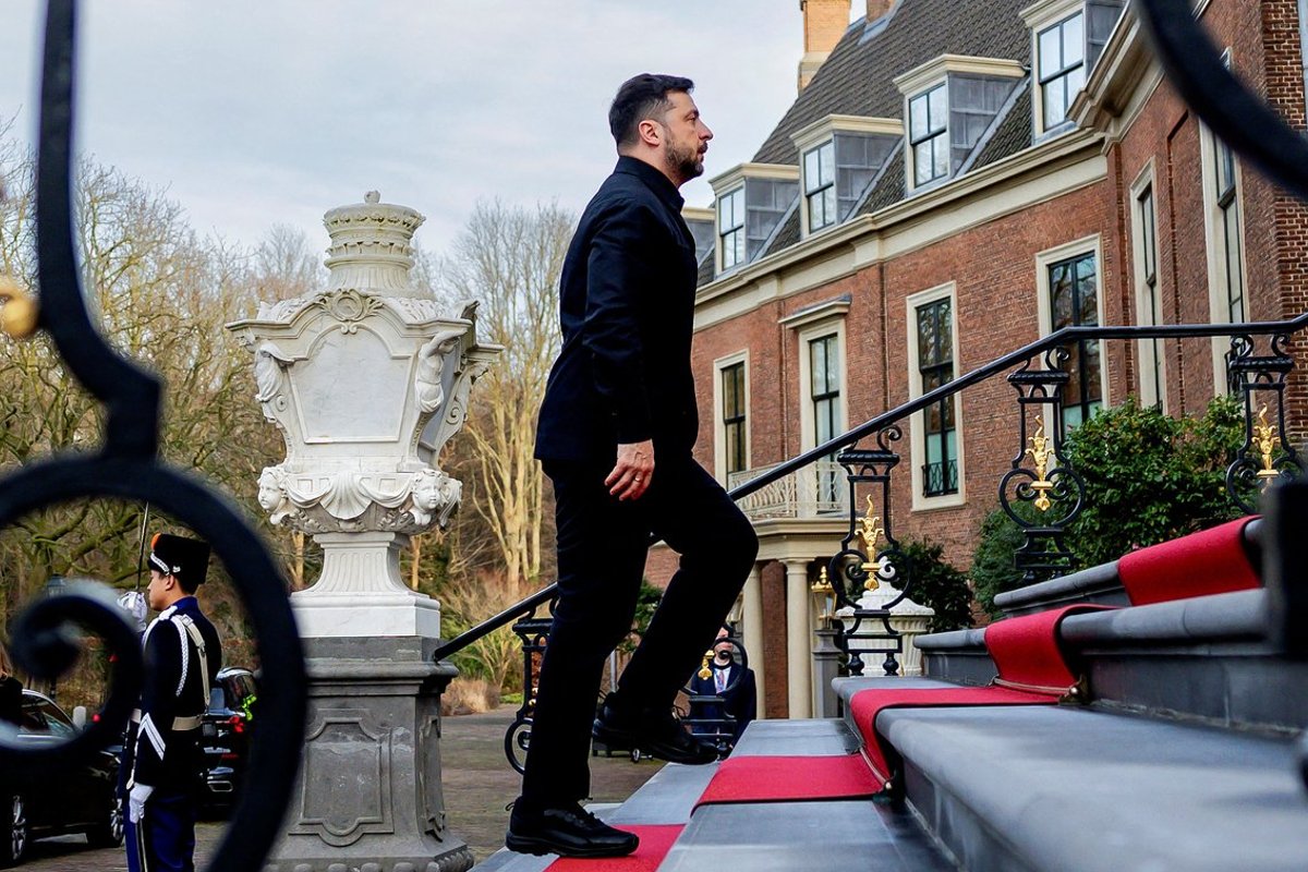 Kas slypi už saugumo garantijų Ukrainai ir Zelenskio pareiškimo dėl NATO - Delfi