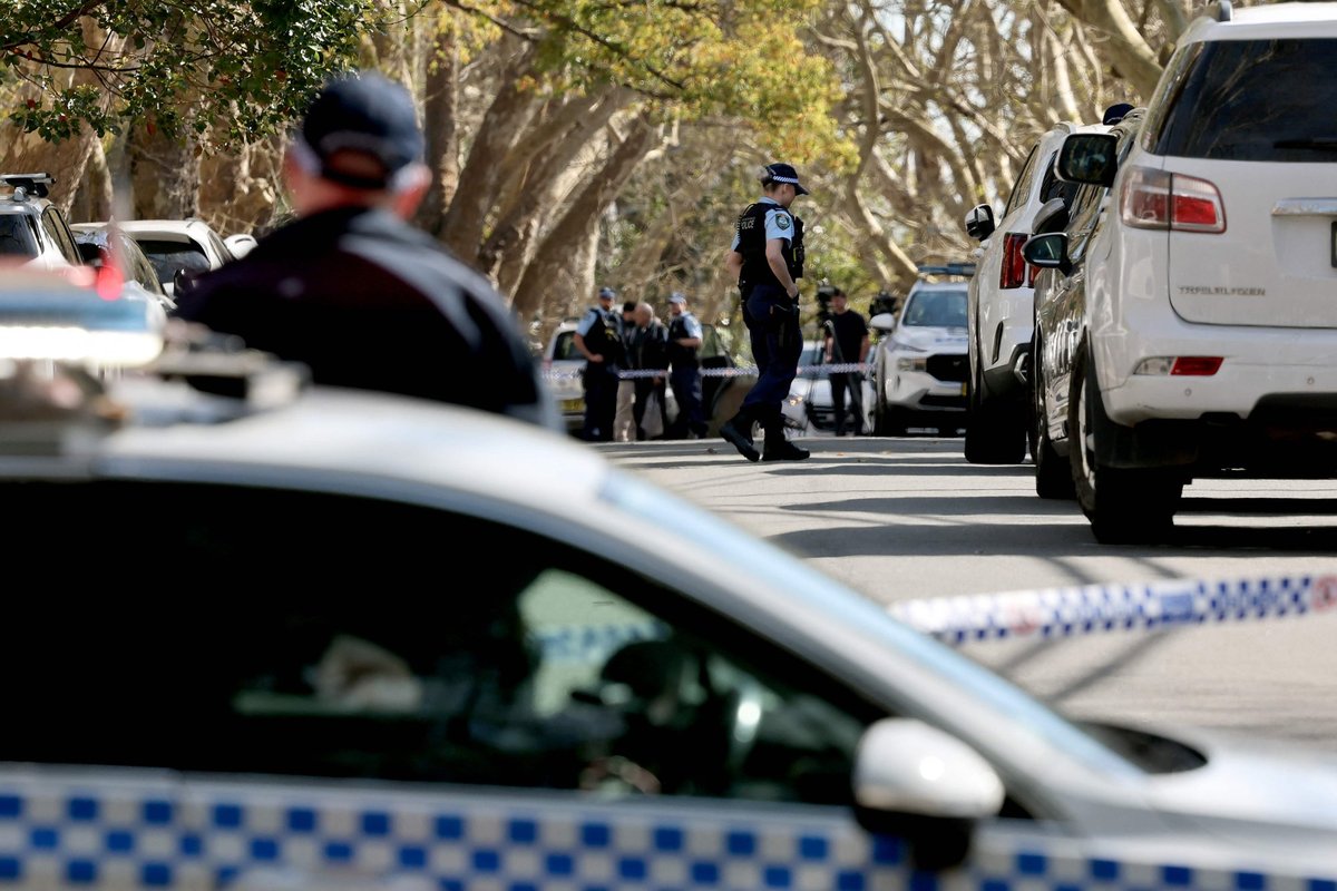 Australijoje keturi vyrai kaltinami dėl medžiagos su vaikais platinimo