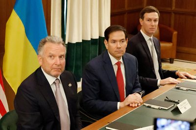 JAV delegacija: Steve Witkoffas, Marco Rubio, Jaredas Kushneris