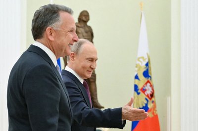 Stevas Witkoffas ir Vladimiras Putinas