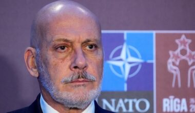 NATO pareigūnas: „Turime pagrįstai nerimauti dėl Rusijos“