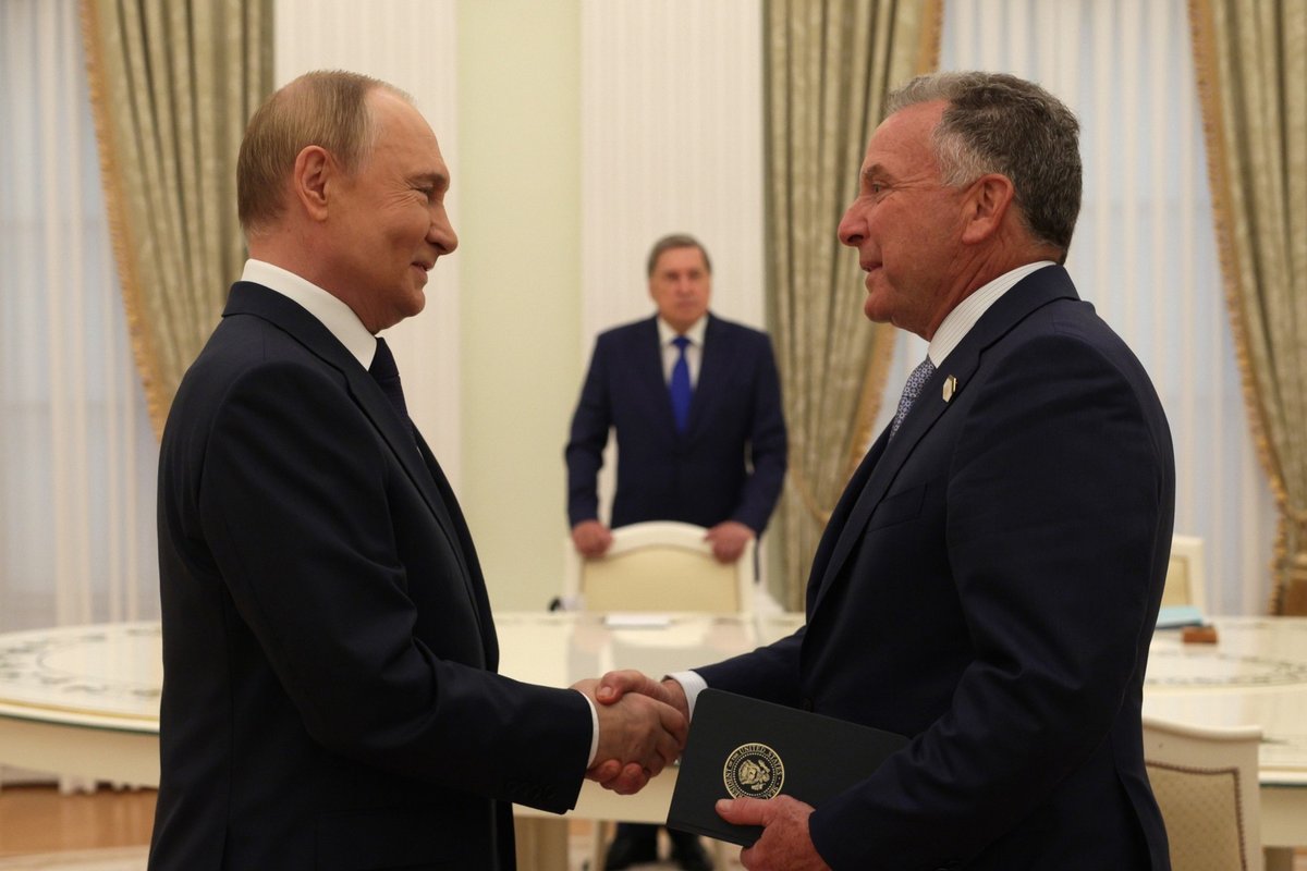 Po derybų kilo klausimų: kieno pusėje stovi amerikiečiai?