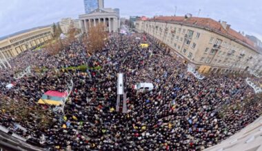 Dėl LRT kviečia pakartotiniams protestams prie Seimo