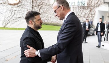 Karas Ukrainoje. Po penkias valandas trukusių derybų Berlyne Ukrainos prezidentūra pranešė žinią - Delfi