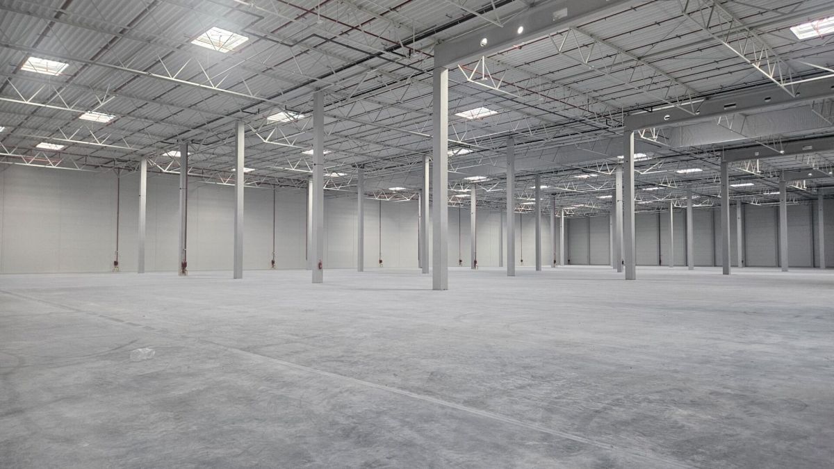 Strateginė vieta pritraukia nuomininkus: plečiamas logistikos parkas Lenkijoje, prie Modlino oro uosto