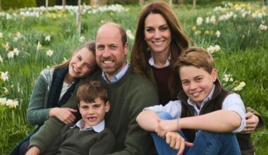 Princas Williamas su žmona Kate paviešino neįprastą šeimos Kalėdų atviruką: jame – paslėpta mintis | Vardai