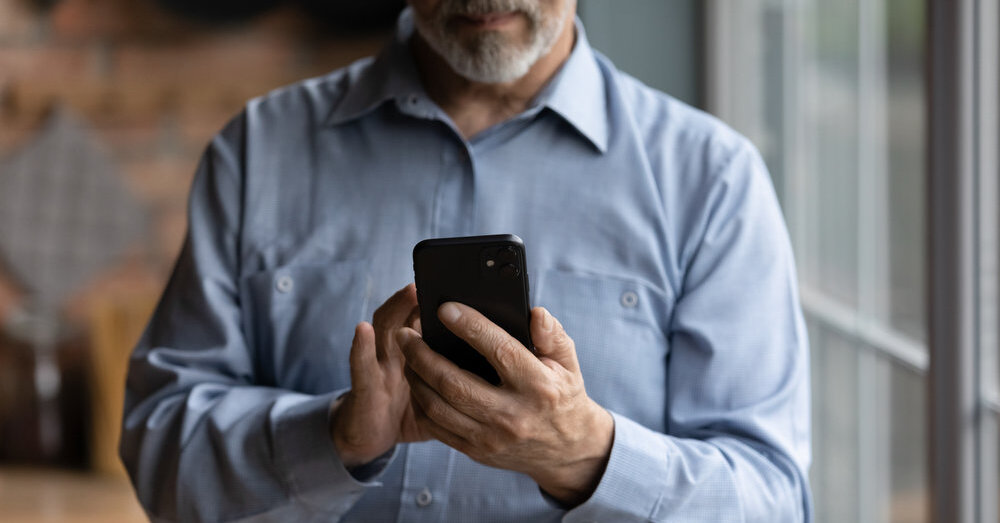 Lovoje ar kišenėje? 5 vietos, kur rekomenduojama nelaikyti telefono | Verslas