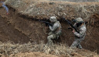 Karo ekspertai: užėmę miestą rusai jau tiesia nagus į kitą