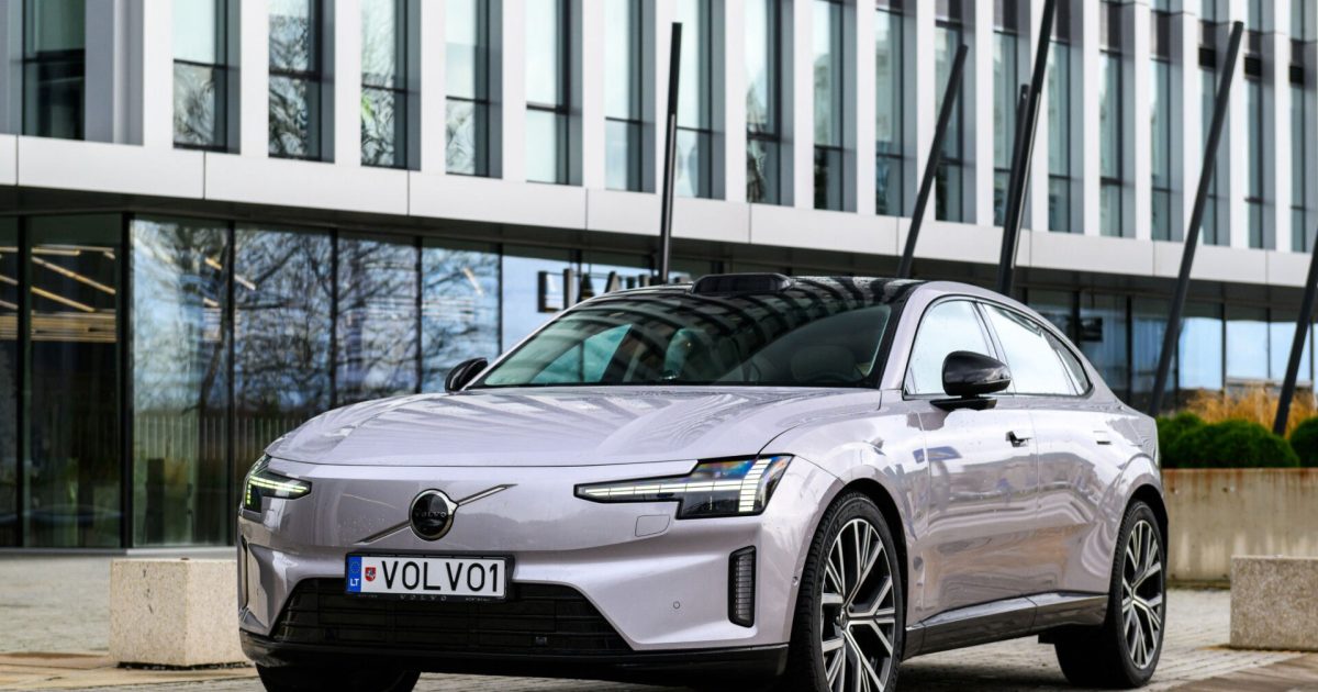 Lietuvoje debiutuoja visiškai elektrinis „Volvo ES90“, jau žinoma ir elektromobilio kaina
