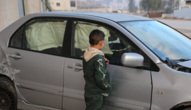 Izraelio policija: per palestiniečio išpuolį peiliu ir automobiliu žuvo du žmonės