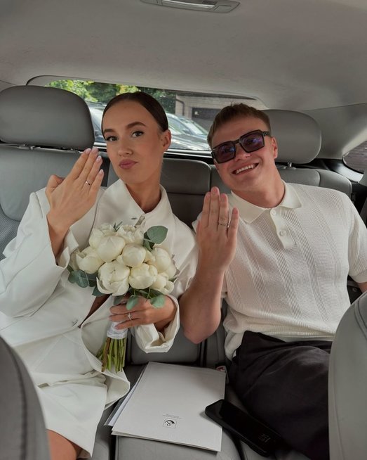 Susituokė lenktynininkas Rokas Baciuška ir jo mylimoji Deimantė (nuotr. facebook.com)